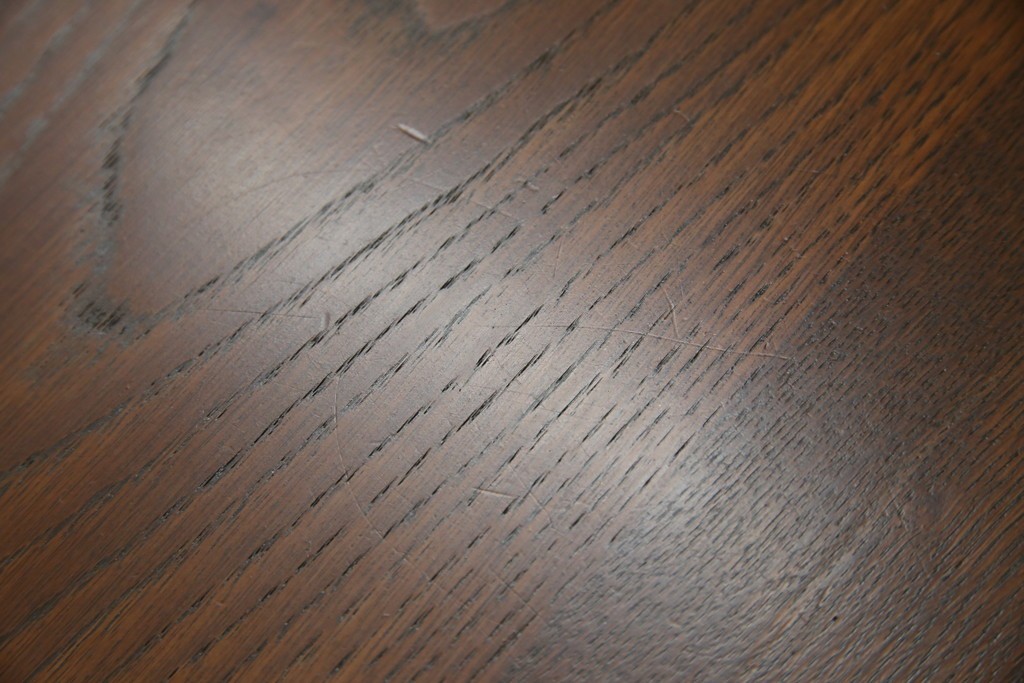 イギリスアンティーク　SINGER(シンガー)社　カフェ風インテリアにもおすすめの棚付きミシンテーブル　(R-079956)