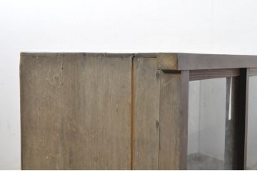 和製アンティーク　四枚引き戸　レトロな雰囲気の横長収納棚(サイドボード、サイドキャビネット、食器棚、飾り棚、戸棚、店舗什器)(R-079957)