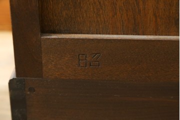 中古　美品!!　松本民芸家具　シンプルで使い勝手の良いA型小物整理タンス　定価約29万円　(R-079962)