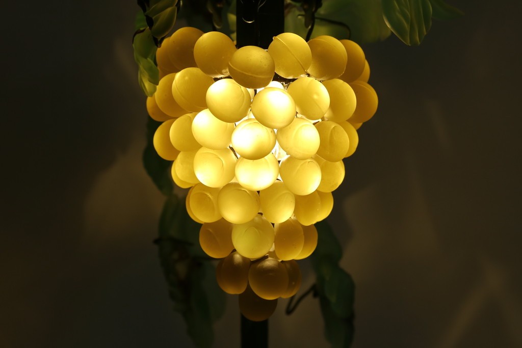 中古　美品!!　イタリア　トーソー社(TOSO CESARE)　ムラーノガラス(MURANO)　ブドウ(葡萄、ぶどう)　1灯　空間のアクセントになるテーブルスタンド　(R-079964)