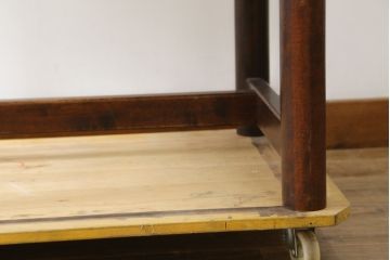 和製　民芸家具　個性的な形が目を引くレトロでおしゃれな平机(ワークデスク、作業台、在宅用、在宅ワーク用)(R-079966)
