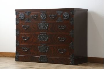 中古　美品　岩谷堂箪笥　漆塗り　力強い杢目と存在感のある金具が魅力的な衣装箪笥(和たんす、整理タンス、収納箪笥、引き出し、サイドチェスト)(R-079970)