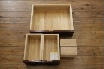 中古　美品　岩谷堂箪笥　漆塗り　力強い杢目と存在感のある金具が魅力的な衣装箪笥(和たんす、整理タンス、収納箪笥、引き出し、サイドチェスト)(R-079970)