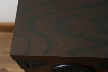 中古　美品　岩谷堂箪笥　漆塗り　力強い杢目と存在感のある金具が魅力的な衣装箪笥(和たんす、整理タンス、収納箪笥、引き出し、サイドチェスト)(R-079970)