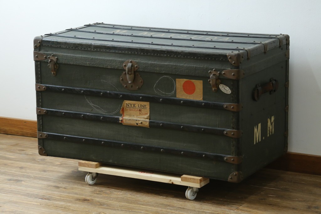 フランスアンティーク　Paul Romand PARIS　大振りサイズ!!　ヴィンテージスタイルのお部屋づくりにもってこいの男前な船トランク　(R-079972)