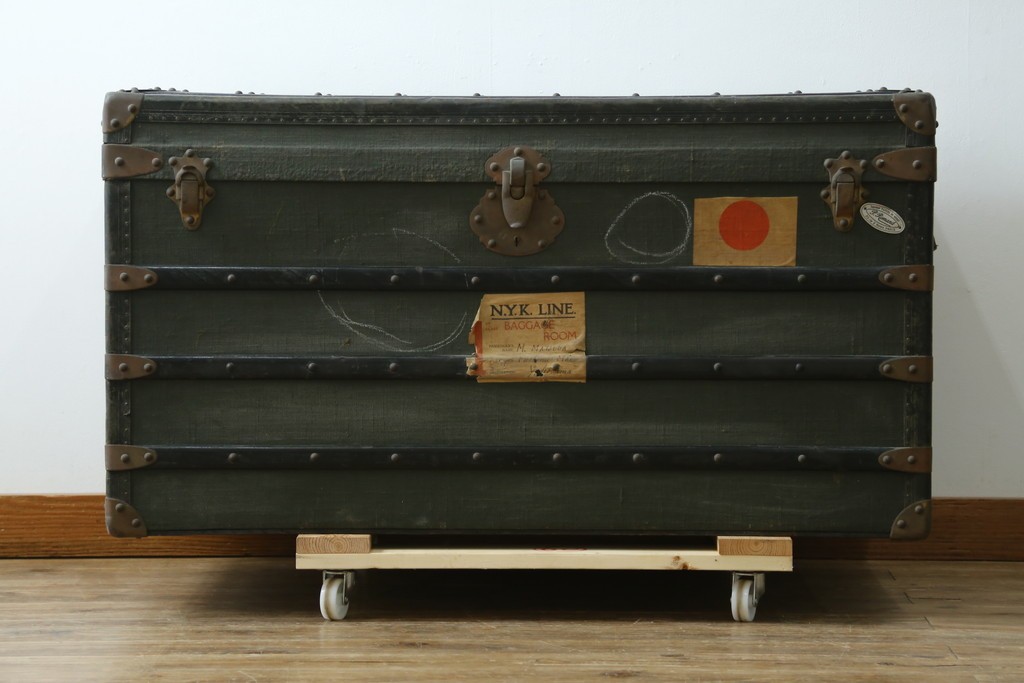 フランスアンティーク　Paul Romand PARIS　大振りサイズ!!　ヴィンテージスタイルのお部屋づくりにもってこいの男前な船トランク　(R-079972)