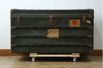 フランスアンティーク　Paul Romand PARIS　大振りサイズ!!　ヴィンテージスタイルのお部屋づくりにもってこいの男前な船トランク　(R-079972)