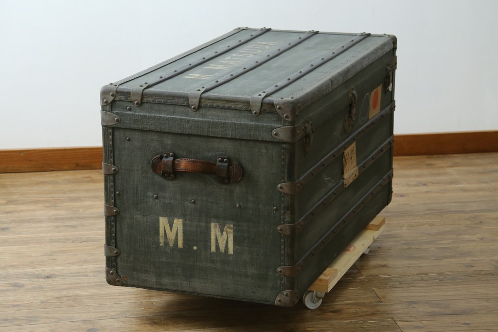 フランスアンティーク　Paul Romand PARIS　大振りサイズ!!　ヴィンテージスタイルのお部屋づくりにもってこいの男前な船トランク　(R-079972)