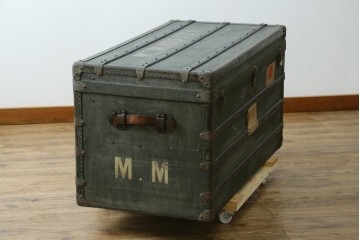 フランスアンティーク　Paul Romand PARIS　大振りサイズ!!　ヴィンテージスタイルのお部屋づくりにもってこいの男前な船トランク　(R-079972)