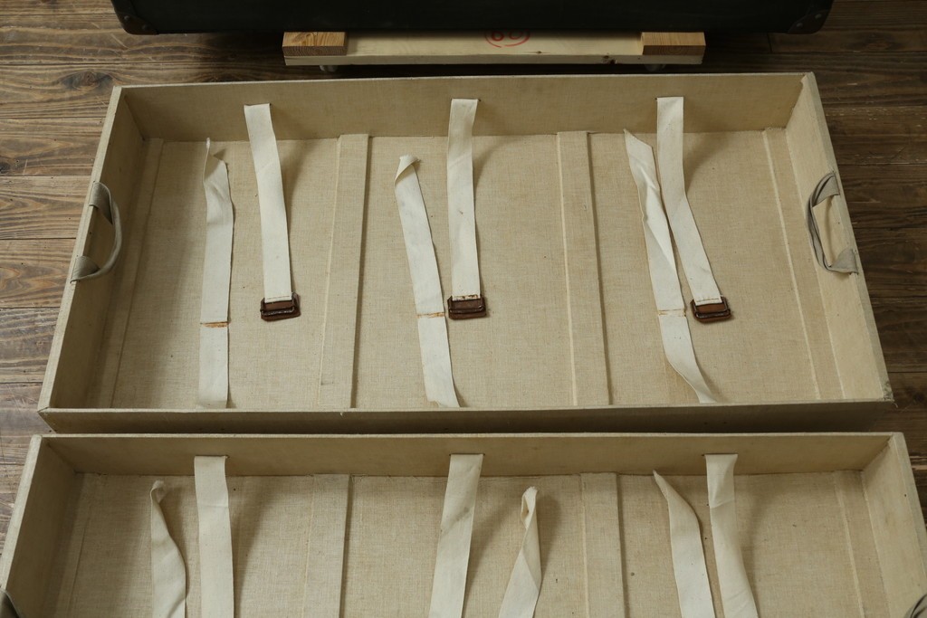 フランスアンティーク　Paul Romand PARIS　大振りサイズ!!　ヴィンテージスタイルのお部屋づくりにもってこいの男前な船トランク　(R-079972)