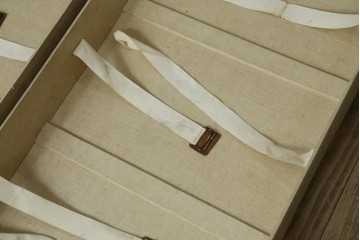 フランスアンティーク　Paul Romand PARIS　大振りサイズ!!　ヴィンテージスタイルのお部屋づくりにもってこいの男前な船トランク　(R-079972)