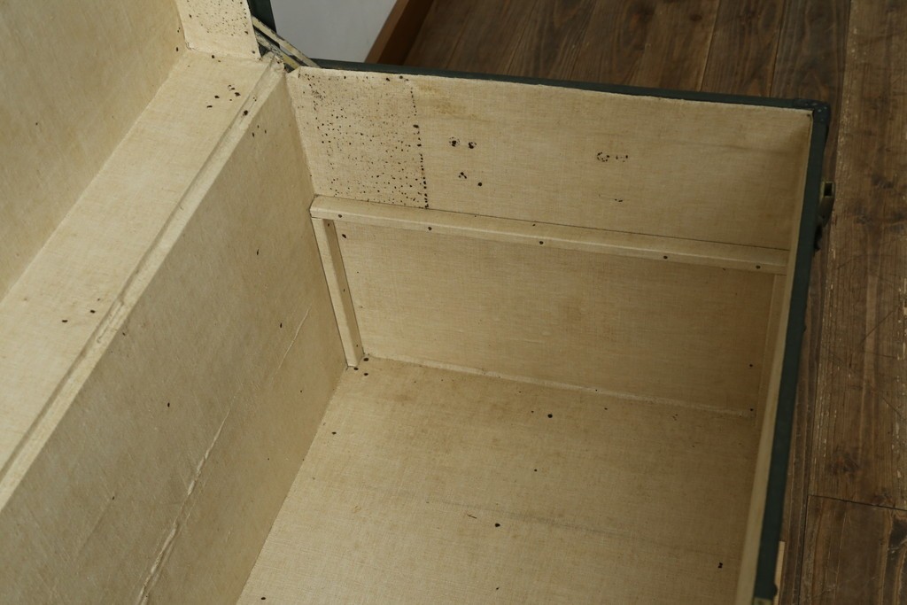 フランスアンティーク　Paul Romand PARIS　大振りサイズ!!　ヴィンテージスタイルのお部屋づくりにもってこいの男前な船トランク　(R-079972)