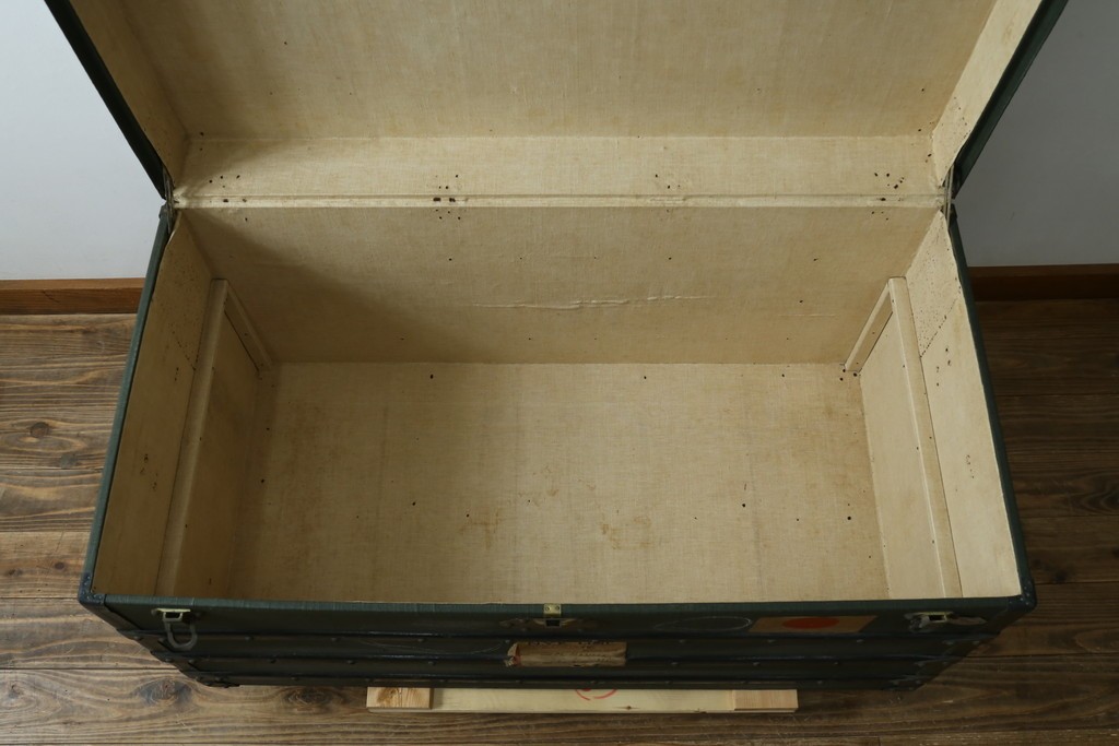 フランスアンティーク　Paul Romand PARIS　大振りサイズ!!　ヴィンテージスタイルのお部屋づくりにもってこいの男前な船トランク　(R-079972)