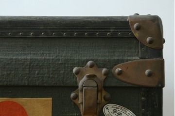 フランスアンティーク　Paul Romand PARIS　大振りサイズ!!　ヴィンテージスタイルのお部屋づくりにもってこいの男前な船トランク　(R-079972)