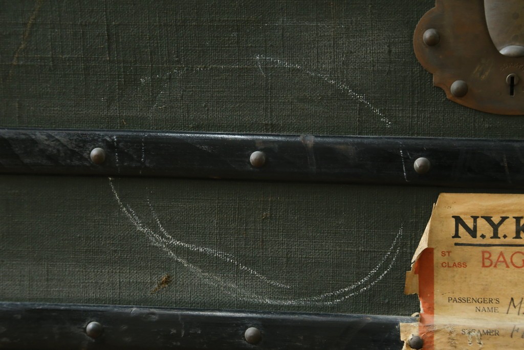 フランスアンティーク　Paul Romand PARIS　大振りサイズ!!　ヴィンテージスタイルのお部屋づくりにもってこいの男前な船トランク　(R-079972)