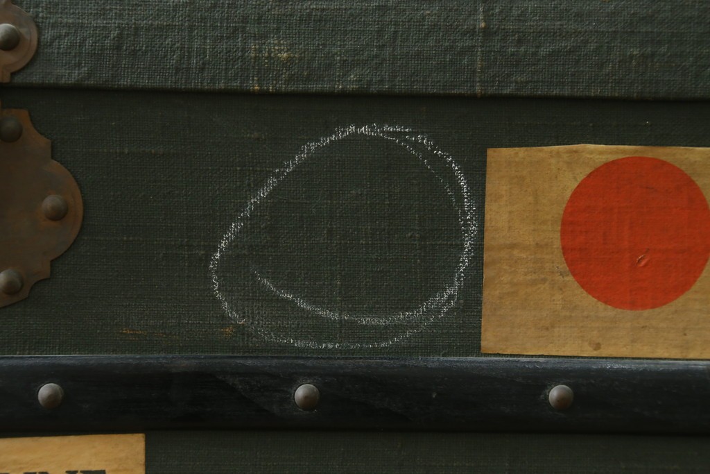 フランスアンティーク　Paul Romand PARIS　大振りサイズ!!　ヴィンテージスタイルのお部屋づくりにもってこいの男前な船トランク　(R-079972)