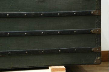 フランスアンティーク　Paul Romand PARIS　大振りサイズ!!　ヴィンテージスタイルのお部屋づくりにもってこいの男前な船トランク　(R-079972)