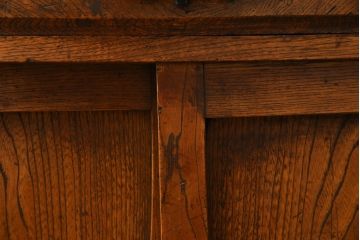 和製アンティーク　高級品!!　上手物!!　大正ロマン　随所に施された意匠が目を引く古い洋館の脚付きキャビネット(収納棚、戸棚、カップボード、食器棚、本箱、ブックケース、店舗什器)(R-079975)