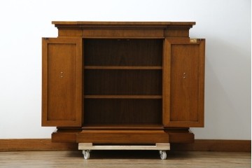 中古　美品!!　DREXEL HERITAGE(ドレクセルヘリテイジ)　FRANCHESCA(フランチェスカ)　クラシカルな佇まいが美しいサイドボード　(R-079976)