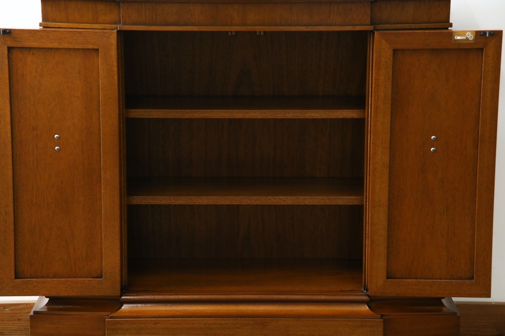 中古　美品!!　DREXEL HERITAGE(ドレクセルヘリテイジ)　FRANCHESCA(フランチェスカ)　クラシカルな佇まいが美しいサイドボード　(R-079976)