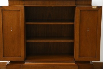 中古　美品!!　DREXEL HERITAGE(ドレクセルヘリテイジ)　FRANCHESCA(フランチェスカ)　クラシカルな佇まいが美しいサイドボード　(R-079976)