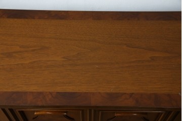 中古　美品!!　DREXEL HERITAGE(ドレクセルヘリテイジ)　FRANCHESCA(フランチェスカ)　クラシカルな佇まいが美しいサイドボード　(R-079976)