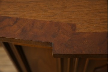 中古　美品!!　DREXEL HERITAGE(ドレクセルヘリテイジ)　FRANCHESCA(フランチェスカ)　クラシカルな佇まいが美しいサイドボード　(R-079976)