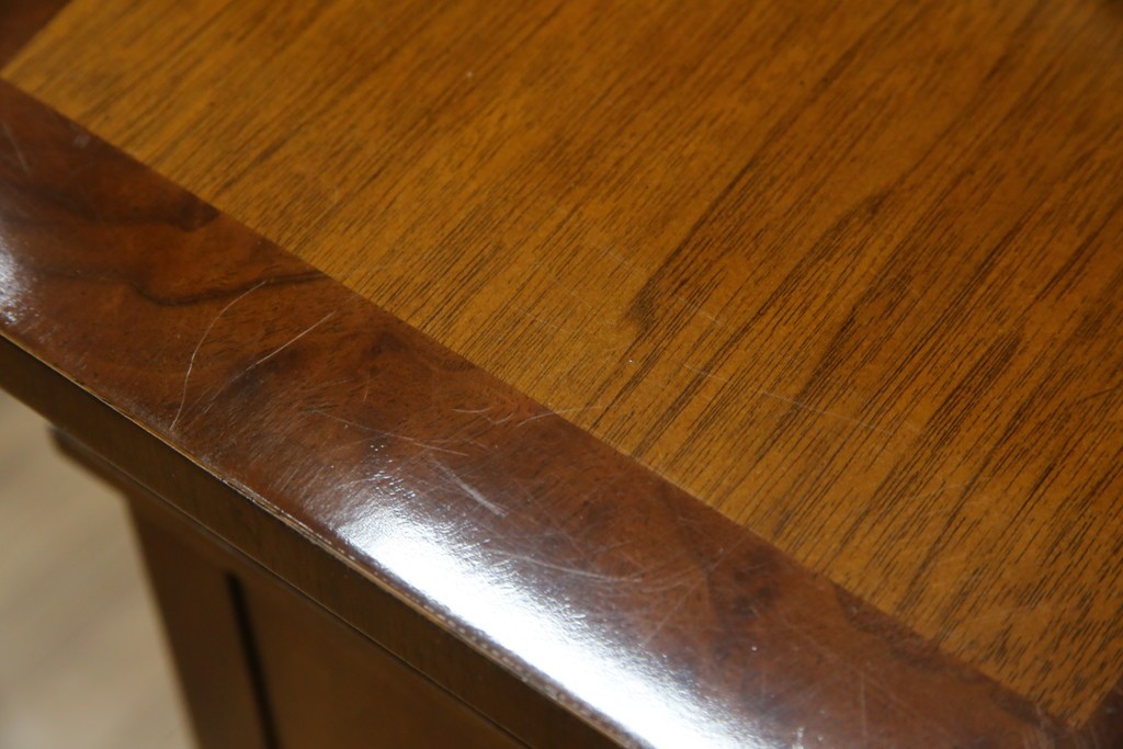 中古　美品!!　DREXEL HERITAGE(ドレクセルヘリテイジ)　FRANCHESCA(フランチェスカ)　クラシカルな佇まいが美しいサイドボード　(R-079976)