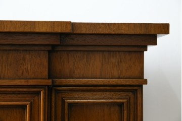 中古　美品!!　DREXEL HERITAGE(ドレクセルヘリテイジ)　FRANCHESCA(フランチェスカ)　クラシカルな佇まいが美しいサイドボード　(R-079976)