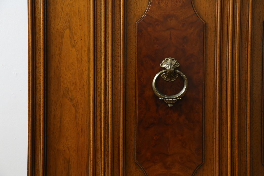 中古　美品!!　DREXEL HERITAGE(ドレクセルヘリテイジ)　FRANCHESCA(フランチェスカ)　クラシカルな佇まいが美しいサイドボード　(R-079976)