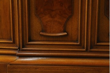 中古　美品!!　DREXEL HERITAGE(ドレクセルヘリテイジ)　FRANCHESCA(フランチェスカ)　クラシカルな佇まいが美しいサイドボード　(R-079976)