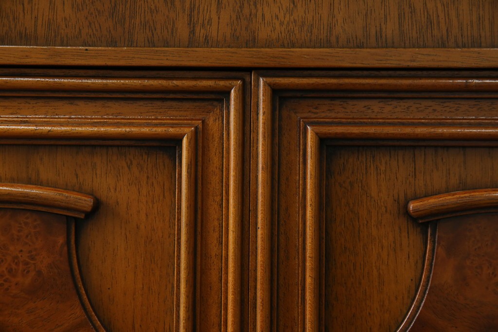 中古　美品!!　DREXEL HERITAGE(ドレクセルヘリテイジ)　FRANCHESCA(フランチェスカ)　クラシカルな佇まいが美しいサイドボード　(R-079976)