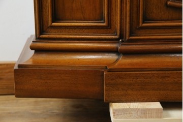 中古　美品!!　DREXEL HERITAGE(ドレクセルヘリテイジ)　FRANCHESCA(フランチェスカ)　クラシカルな佇まいが美しいサイドボード　(R-079976)