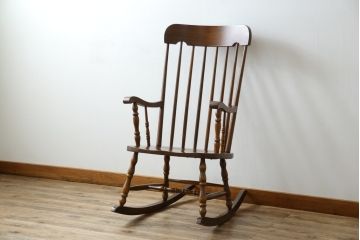和製ビンテージ　飛騨高山　柏木工(カシワ木工、KASHIWA)　木のぬくもりを感じるロッキングチェア(アームチェア、板座チェア、揺り椅子、いす、イス、ヴィンテージ)(R-079981)