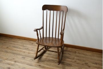 和製ビンテージ　飛騨高山　柏木工(カシワ木工、KASHIWA)　木のぬくもりを感じるロッキングチェア(アームチェア、板座チェア、揺り椅子、いす、イス、ヴィンテージ)(R-079981)