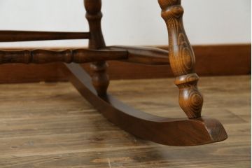 和製ビンテージ　飛騨高山　柏木工(カシワ木工、KASHIWA)　木のぬくもりを感じるロッキングチェア(アームチェア、板座チェア、揺り椅子、いす、イス、ヴィンテージ)(R-079981)