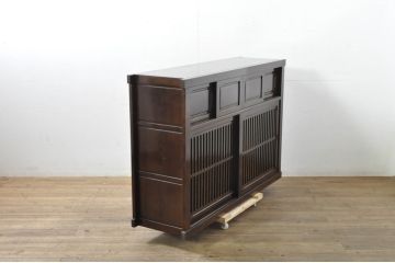 中古　高級　銘木　鉄刀木(タガヤサン)　総無垢(ムク)材　和モダンテイストのお部屋づくりに取り入れたい水屋箪笥サイドボード(食器棚、収納棚、キャビネット、サイドキャビネット、戸棚)(R-079988)