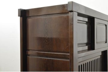 中古　高級　銘木　鉄刀木(タガヤサン)　総無垢(ムク)材　和モダンテイストのお部屋づくりに取り入れたい水屋箪笥サイドボード(食器棚、収納棚、キャビネット、サイドキャビネット、戸棚)(R-079988)