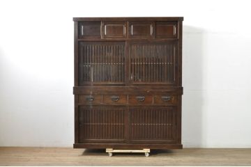 中古　高級　銘木　鉄刀木(タガヤサン)　総無垢(ムク)材　和モダンテイストのお部屋づくりに取り入れたい水屋箪笥(収納棚、戸棚、食器棚、カップボード、キャビネット)(R-079990)