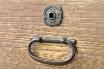 和製アンティーク　上手物!!　高級品!!　総桐材　銅金具　おしゃれな黒柿縁が魅力の三段重ね箪笥(衣装箪笥、和タンス、収納たんす、引き出し、時代箪笥、アンティーク箪笥)(R-079994)