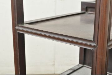 和製アンティーク　希少な古作造り　総紫檀(シタン)材　シックな色合いと上品な佇まいが魅力の茶棚(飾り棚、戸棚、収納棚、引き出し)(R-079996)