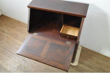 和製ビンテージ　美品　国産民芸家具　落ち着いた佇まいが魅力的な作りの良い幅狭ライティングビューロー(ビューロー、ワークデスク、簿記机、在宅用、在宅ワーク用、ヴィンテージ)(R-080002)