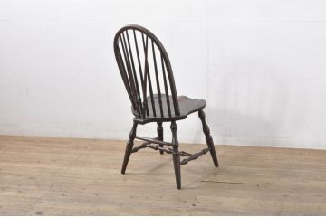 中古　深みのある色と上品なシルエットが素敵なフープバックチェア(板座チェア、ダイニングチェア、アームレスチェア、ウィンザーチェア、ウインザーチェア、椅子、イス)(R-080006)