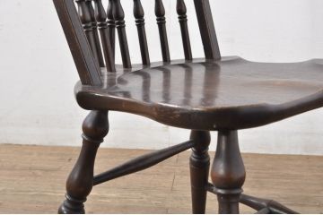 中古　深みのある色と上品なシルエットが素敵なフープバックチェア(板座チェア、ダイニングチェア、アームレスチェア、ウィンザーチェア、ウインザーチェア、椅子、イス)(R-080006)