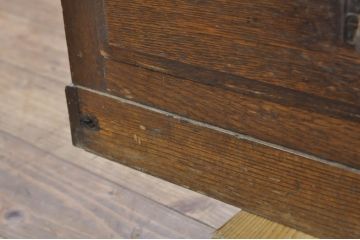 和製アンティーク　天板　ぎぼし(擬宝珠)　飾り付き　タバコ屋の使いこまれた雰囲気が趣深い薄型ガラスケース(キャビネット、コレクションケース、ショーケース、飾り棚、陳列棚、店舗什器)(R-080011)