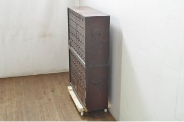 和製アンティーク　激レア!!　博物館クラス　最高のコンディション!!　前面欅(ケヤキ)材　玉杢　　銅金具　使い込まれた風合いが味わい深い二段重ねの薬箪笥(百目箪笥、薬タンス、小間物箪笥、引き出し、小物収納、店舗什器、チェスト)(R-080021)