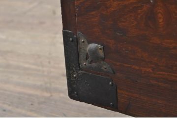 和製アンティーク　上手物　前面欅(ケヤキ)材　上杢　漆塗り　時代の流れを感じる佇まいが趣深い作りの良い会津箪笥ローボード(時代箪笥、アンティーク箪笥、和たんす、衣装タンス、引き出し、収納箪笥、テレビ台、テレビボード、サイドボード)(R-080022)