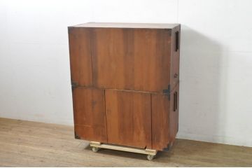 和製アンティーク　上手物　前面欅(ケヤキ)材　上杢　漆塗り　時代の流れを感じる佇まいが趣深い作りの良い二段重ね会津箪笥(時代箪笥、アンティーク箪笥、和たんす、衣装タンス、収納箪笥、引き出し)(R-080024)