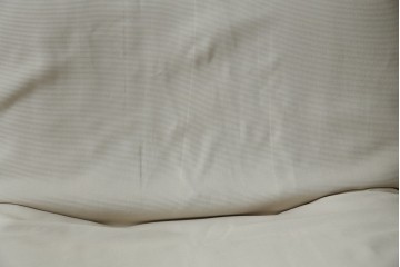 中古　フランス　Ligne Roset(リーン・ロゼ)　ROSETCalin(ロゼカラン)　張り地Lランク　専用イージーカバー付き　12段階リクライニング付き　おしゃれなスチールレッグの1Pソファ　定価約30万円相当　(R-080030)