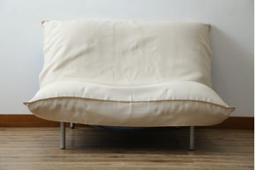 中古　フランス　Ligne Roset(リーン・ロゼ)　ROSETCalin(ロゼカラン)　張り地Lランク　専用イージーカバー付き　12段階リクライニング付き　おしゃれなスチールレッグの1Pソファ　定価約30万円相当　(R-080030)